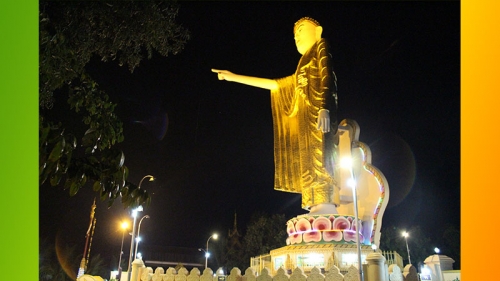 พระชี้นิ้วที่จอมสักเวียงเชียงตุง