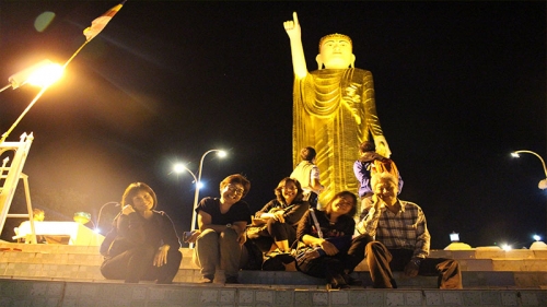 พระชี้นิ้วที่จอมสักเวียงเชียงตุง