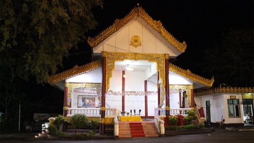 พระชี้นิ้วที่จอมสักเวียงเชียงตุง